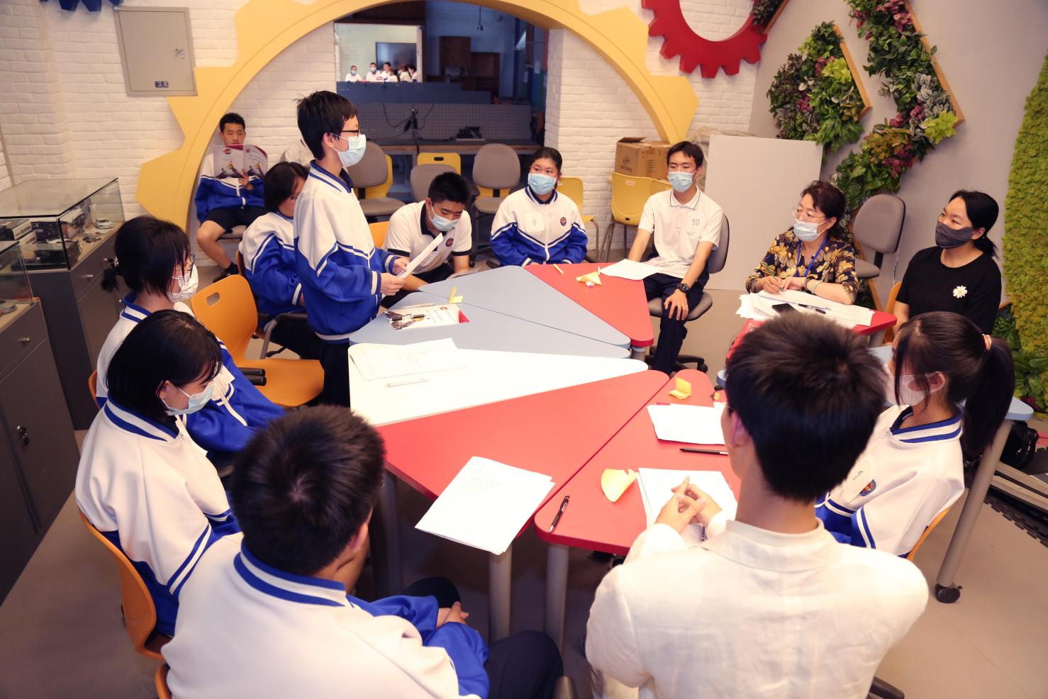 激发潜能 规划未来：北京第五十四中学生涯规划教育实践 