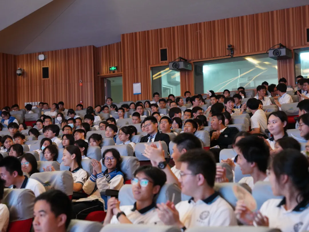 明己达行 择业问道：北京市第十八中学启航学生职业规划之旅